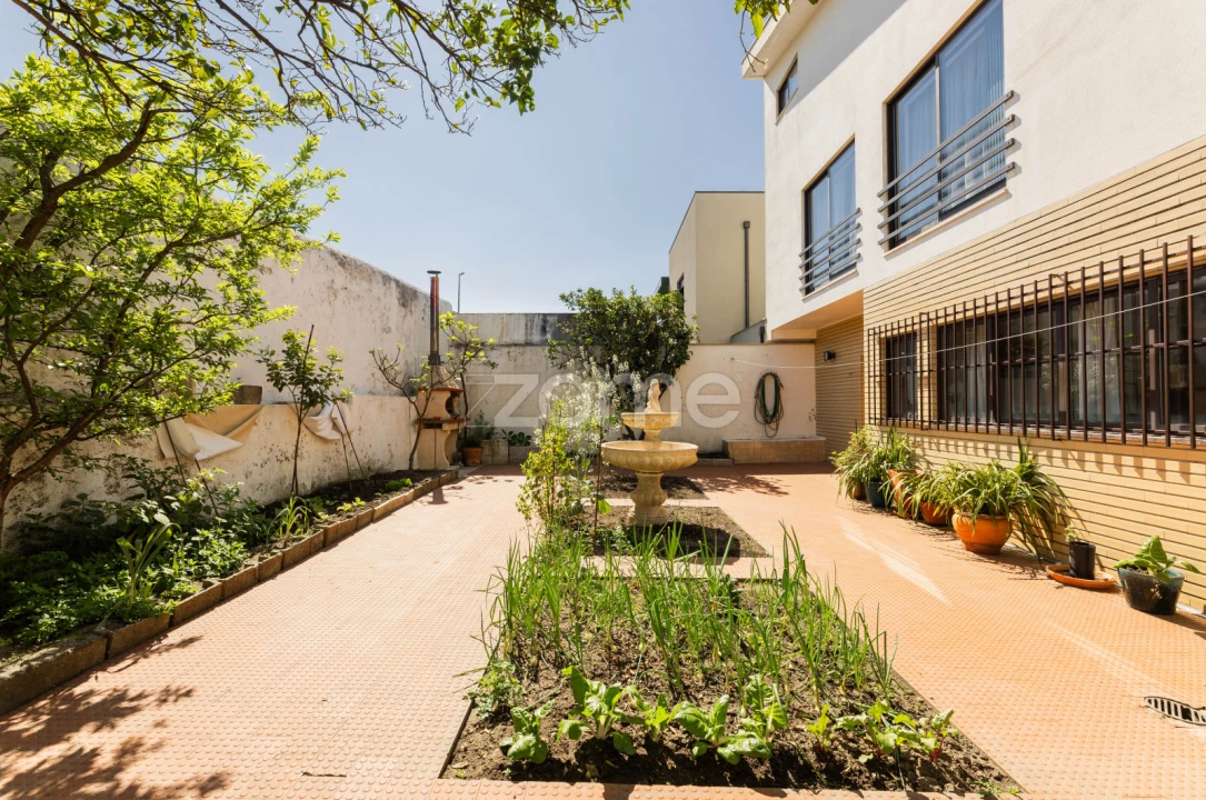 Moradia T4 para Venda em Nogueira, Fraião e Lamaçães Foto 3