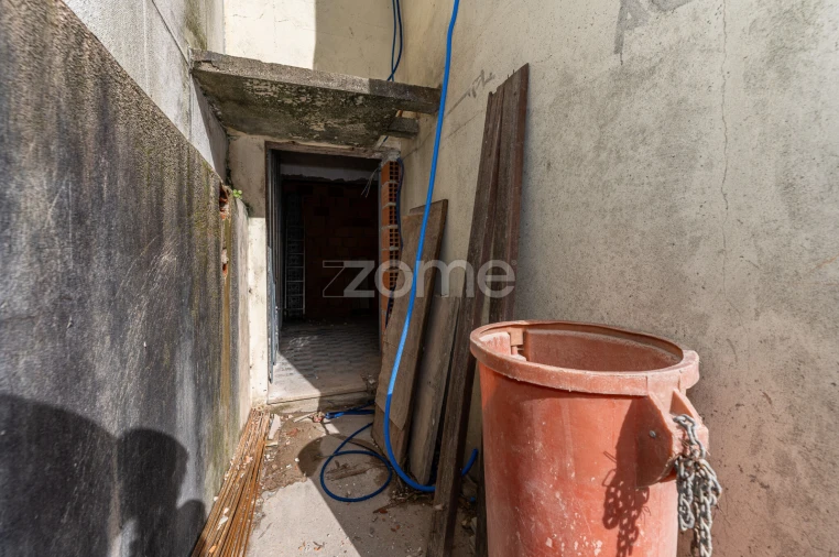 Apartamento T1 para Venda em São João da Madeira Foto 36