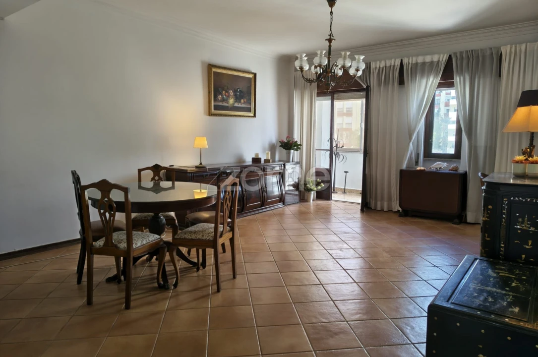 Apartamento T3 para Arrendamento em Oeiras e São Julião da Barra, Paço de Arcos e Caxias Foto 2