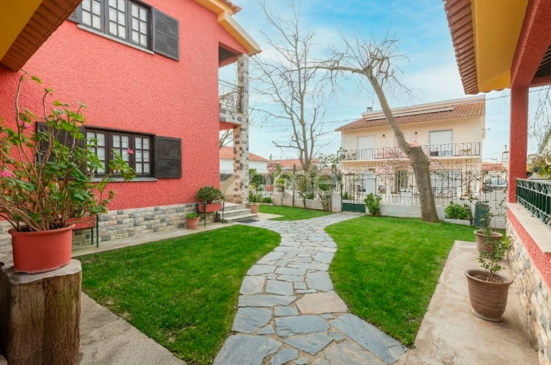 Moradia T6 para Venda em Almeirim Foto 4