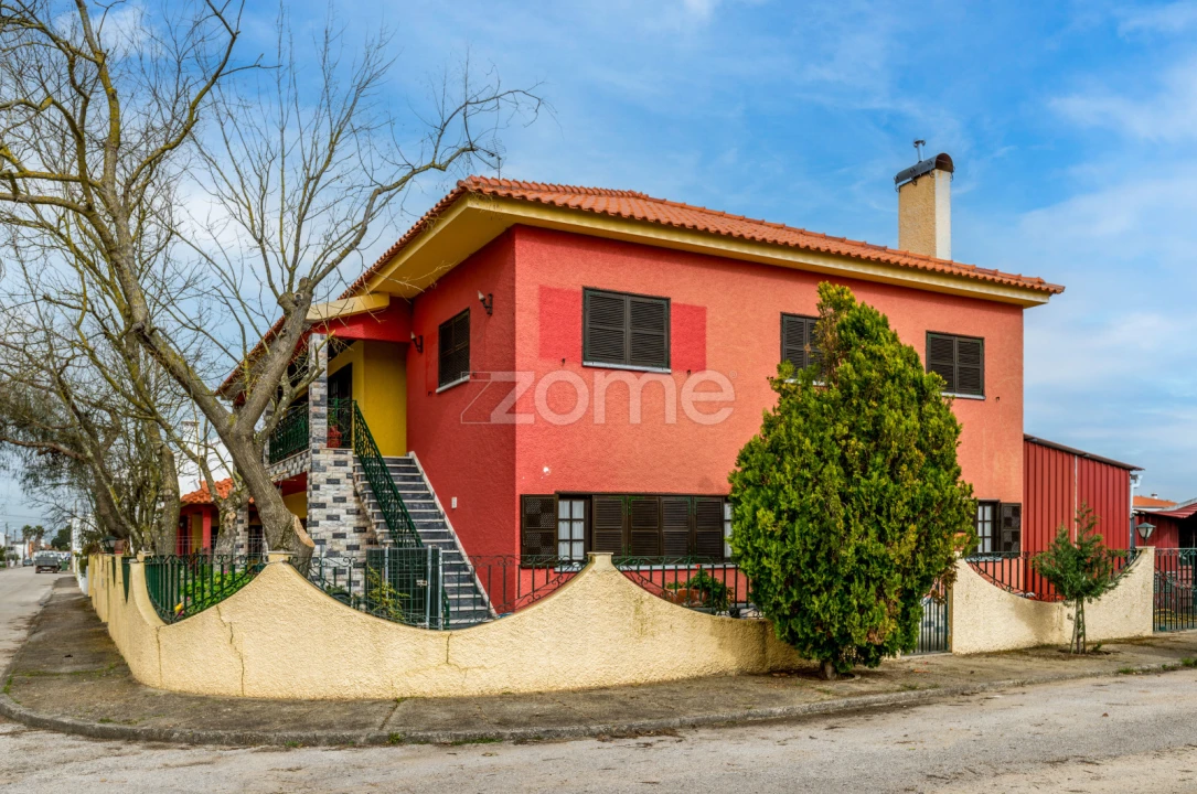 Moradia T6 para Venda em Almeirim Foto 3