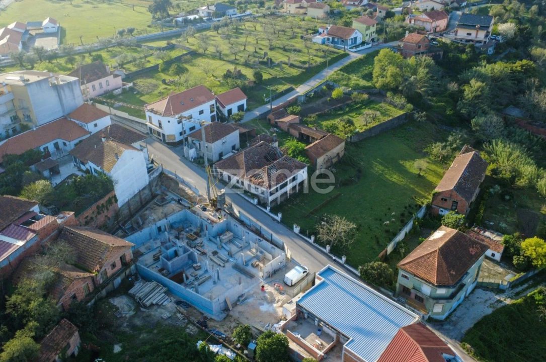 Moradia T4 para Venda em Vermoil Foto 8