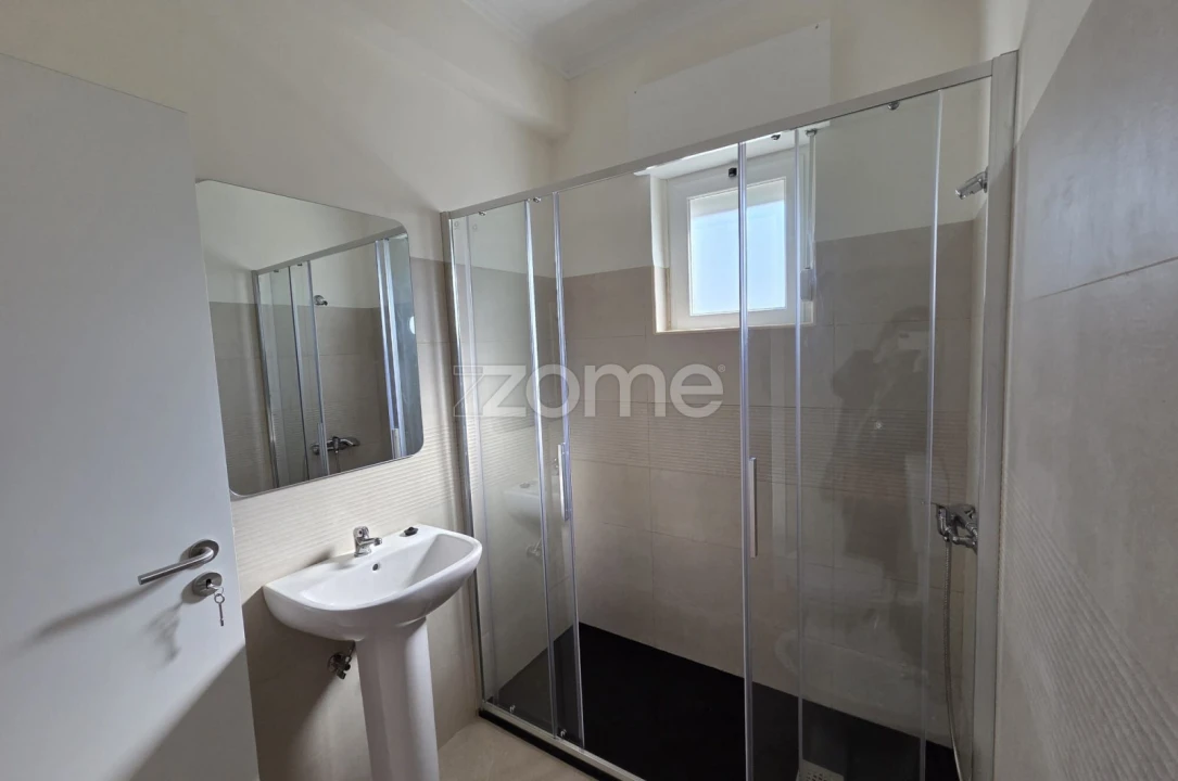 Apartamento T2 para Arrendamento em Águas Livres Foto 16