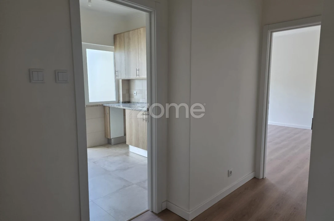 Apartamento T2 para Arrendamento em Águas Livres Foto 2