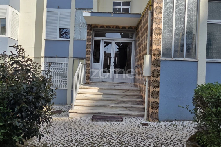 Apartamento T2 para Arrendamento em Águas Livres Foto 22