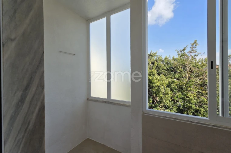 Apartamento T2 para Arrendamento em Águas Livres Foto 19