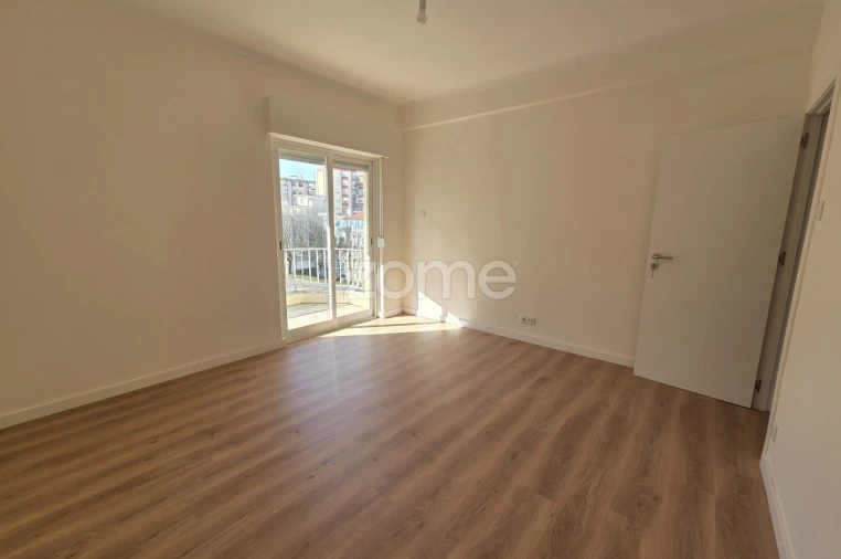 Apartamento T2 para Arrendamento em Águas Livres Foto 11