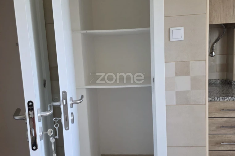 Apartamento T2 para Arrendamento em Águas Livres Foto 4