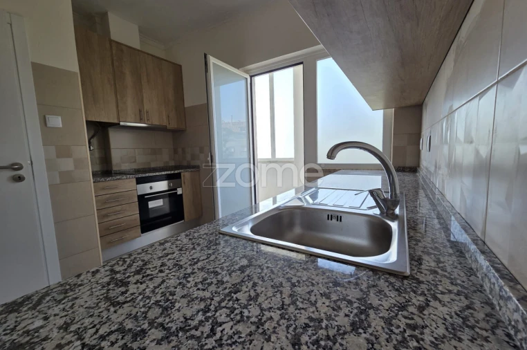 Apartamento T2 para Arrendamento em Águas Livres Foto 18