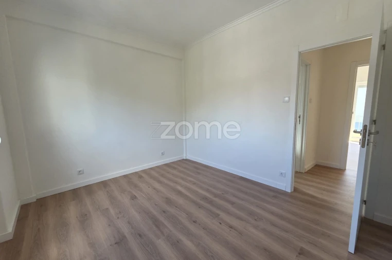 Apartamento T2 para Arrendamento em Águas Livres Foto 15