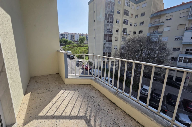 Apartamento T2 para Arrendamento em Águas Livres Foto 1