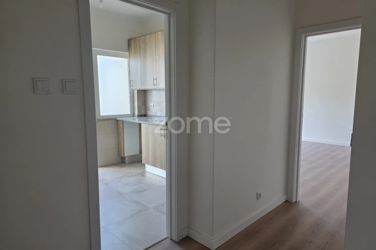 Apartamento T2 para Arrendamento em Águas Livres Foto 2