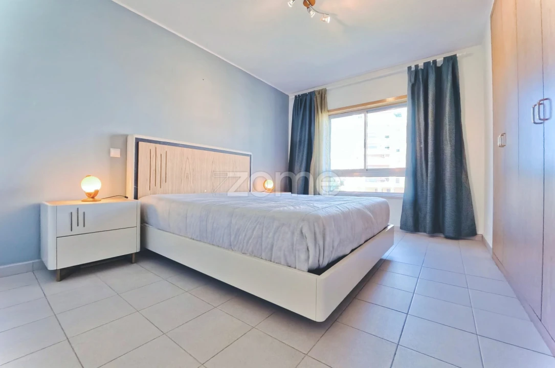 Apartamento T3 para Venda em Portimão Foto 2