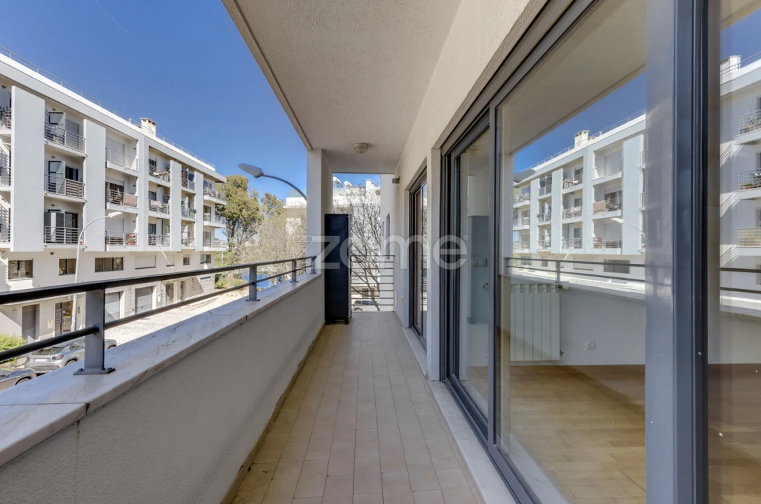 Apartamento T3 para Arrendamento em Oeiras e São Julião da Barra, Paço de Arcos e Caxias Foto 6