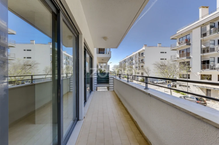 Apartamento T3 para Arrendamento em Oeiras e São Julião da Barra, Paço de Arcos e Caxias Foto 12