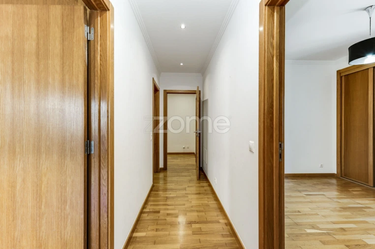 Apartamento T3 para Arrendamento em Oeiras e São Julião da Barra, Paço de Arcos e Caxias Foto 13