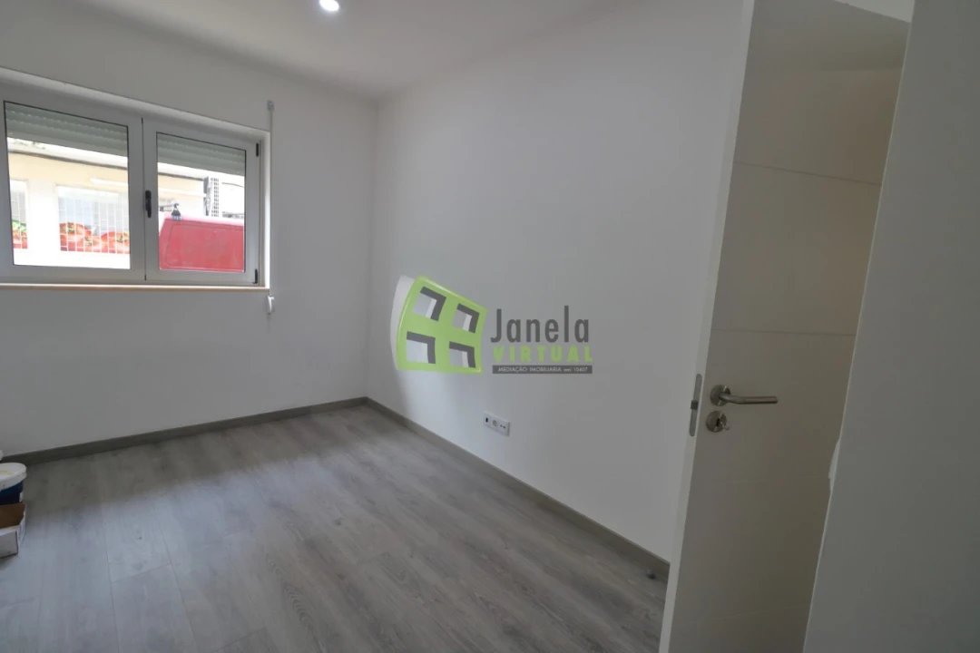 Apartamento T2 para Venda em Baixa da Banheira e Vale da Amoreira Foto 5