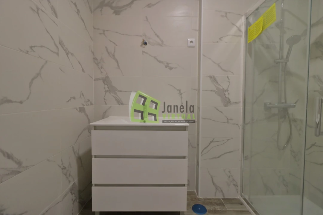 Apartamento T2 para Venda em Baixa da Banheira e Vale da Amoreira Foto 9