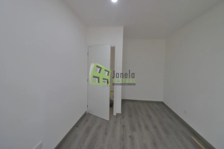 Apartamento T2 para Venda em Baixa da Banheira e Vale da Amoreira Foto 6