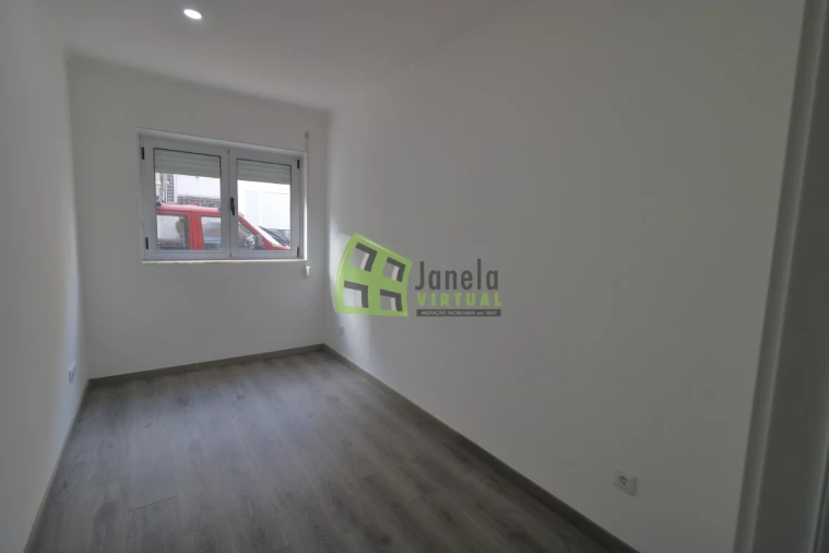 Apartamento T2 para Venda em Baixa da Banheira e Vale da Amoreira Foto 7