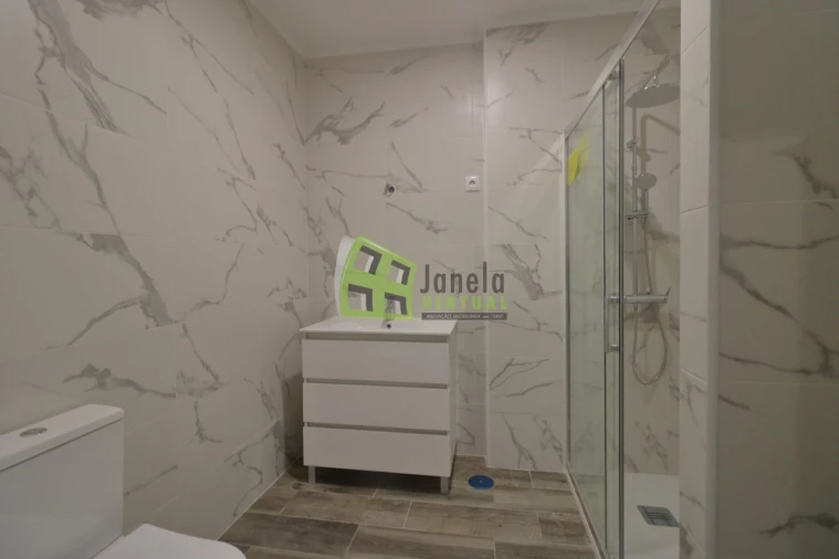 Apartamento T2 para Venda em Baixa da Banheira e Vale da Amoreira Foto 8