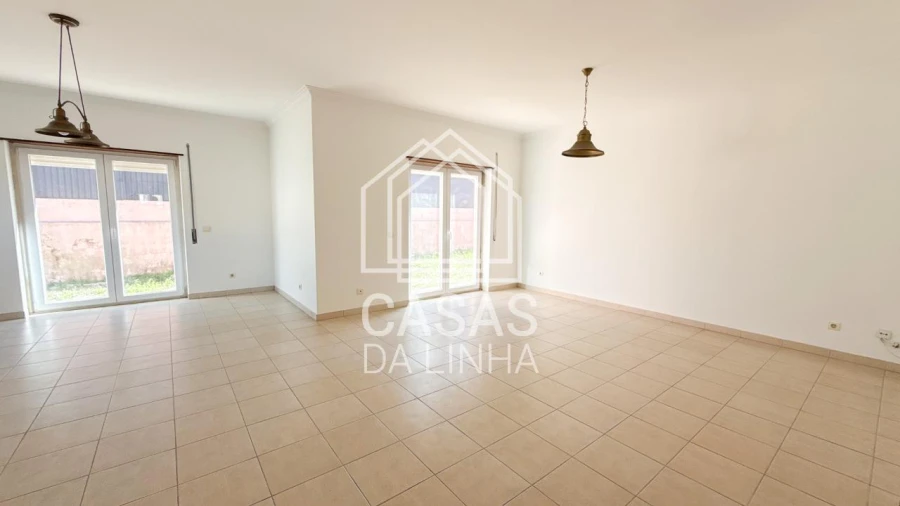 Moradia T5 para Arrendamento em São Domingos de Rana Foto 3