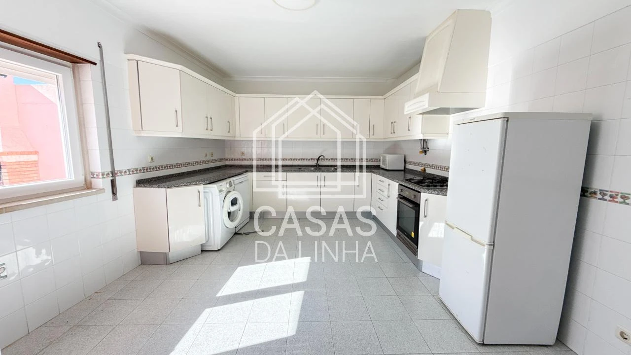 Moradia T5 para Arrendamento em São Domingos de Rana Foto 4