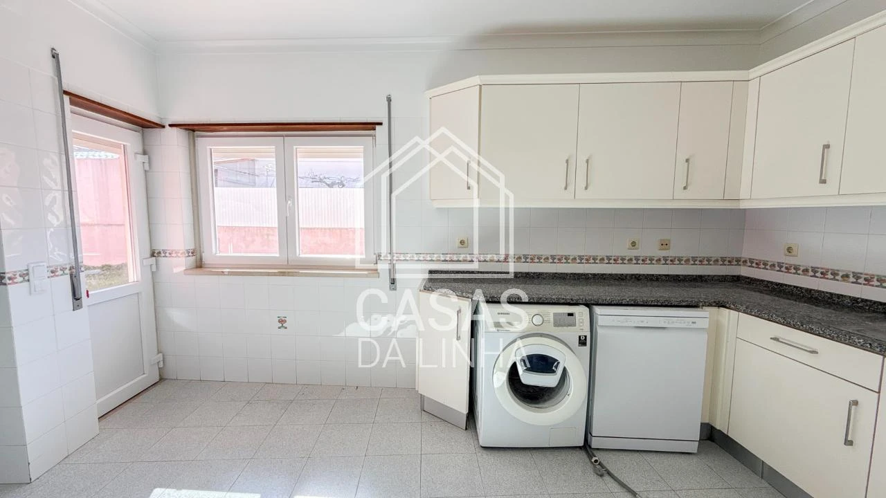 Moradia T5 para Arrendamento em São Domingos de Rana Foto 10