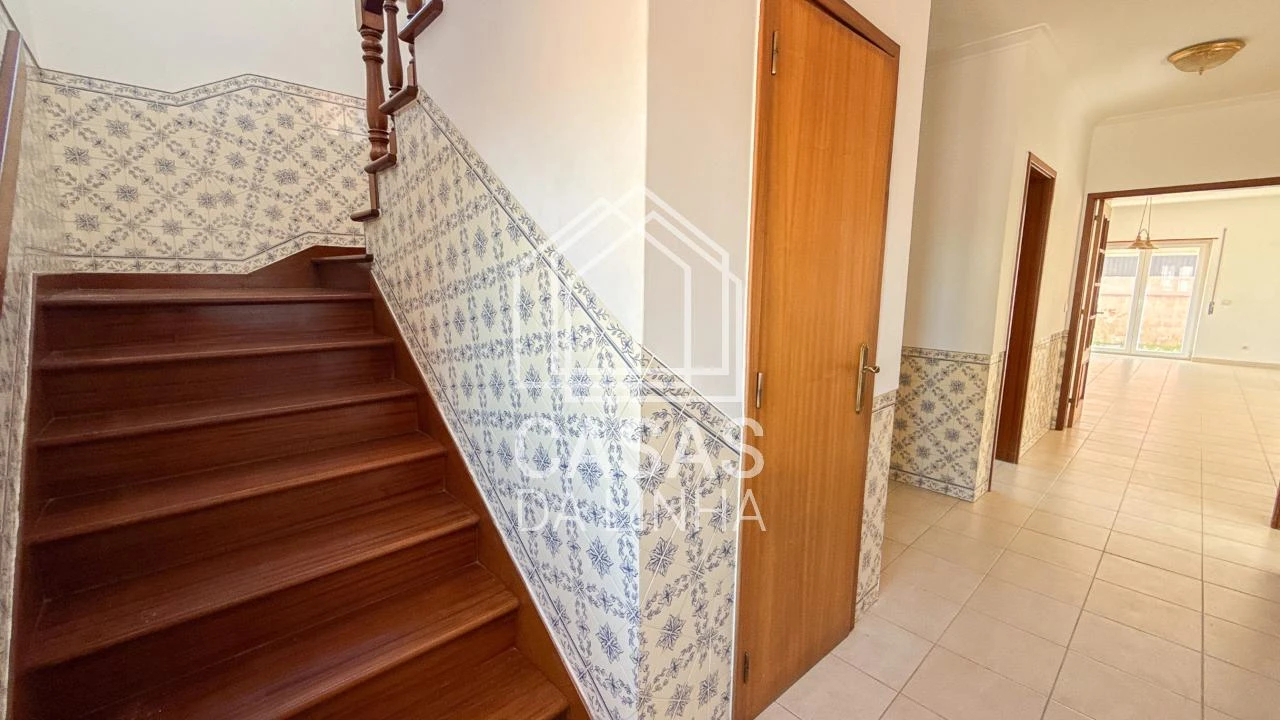 Moradia T5 para Arrendamento em São Domingos de Rana Foto 19