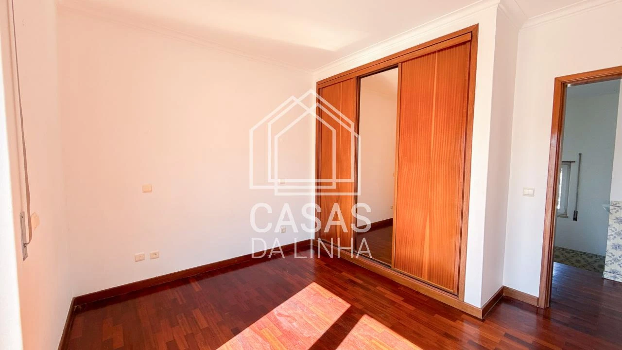 Moradia T5 para Arrendamento em São Domingos de Rana Foto 24