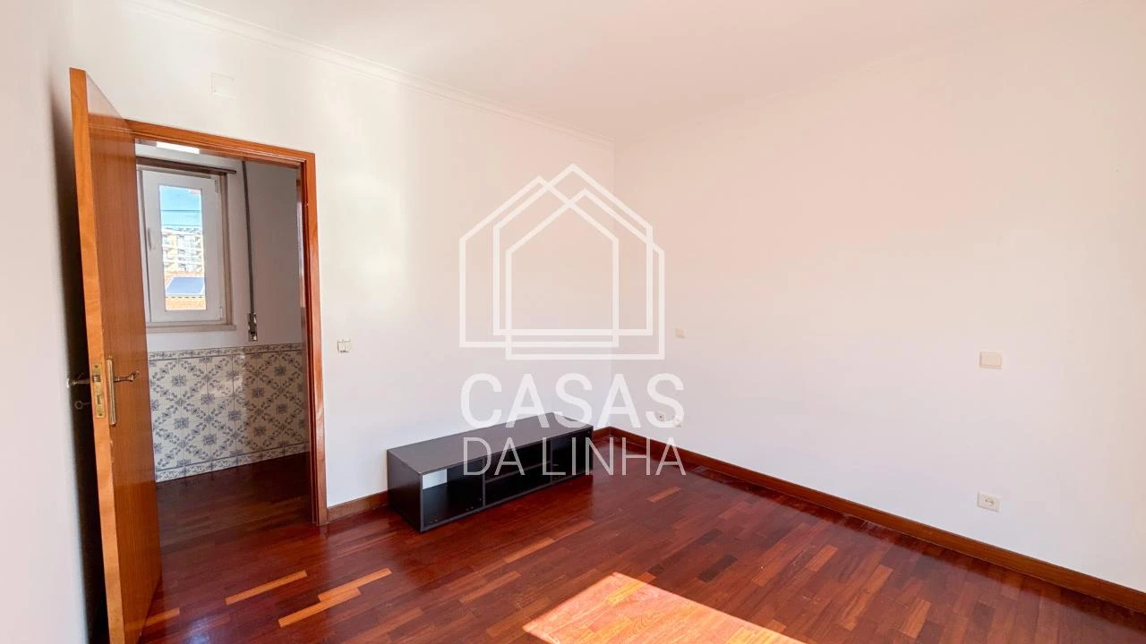 Moradia T5 para Arrendamento em São Domingos de Rana Foto 26