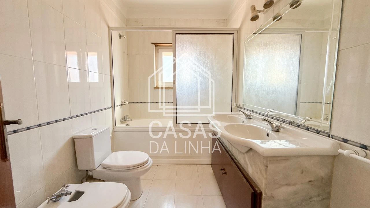 Moradia T5 para Arrendamento em São Domingos de Rana Foto 31