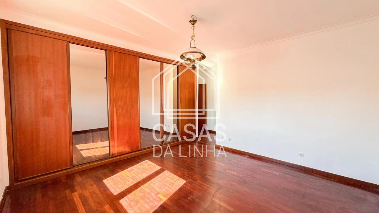 Moradia T5 para Arrendamento em São Domingos de Rana Foto 35