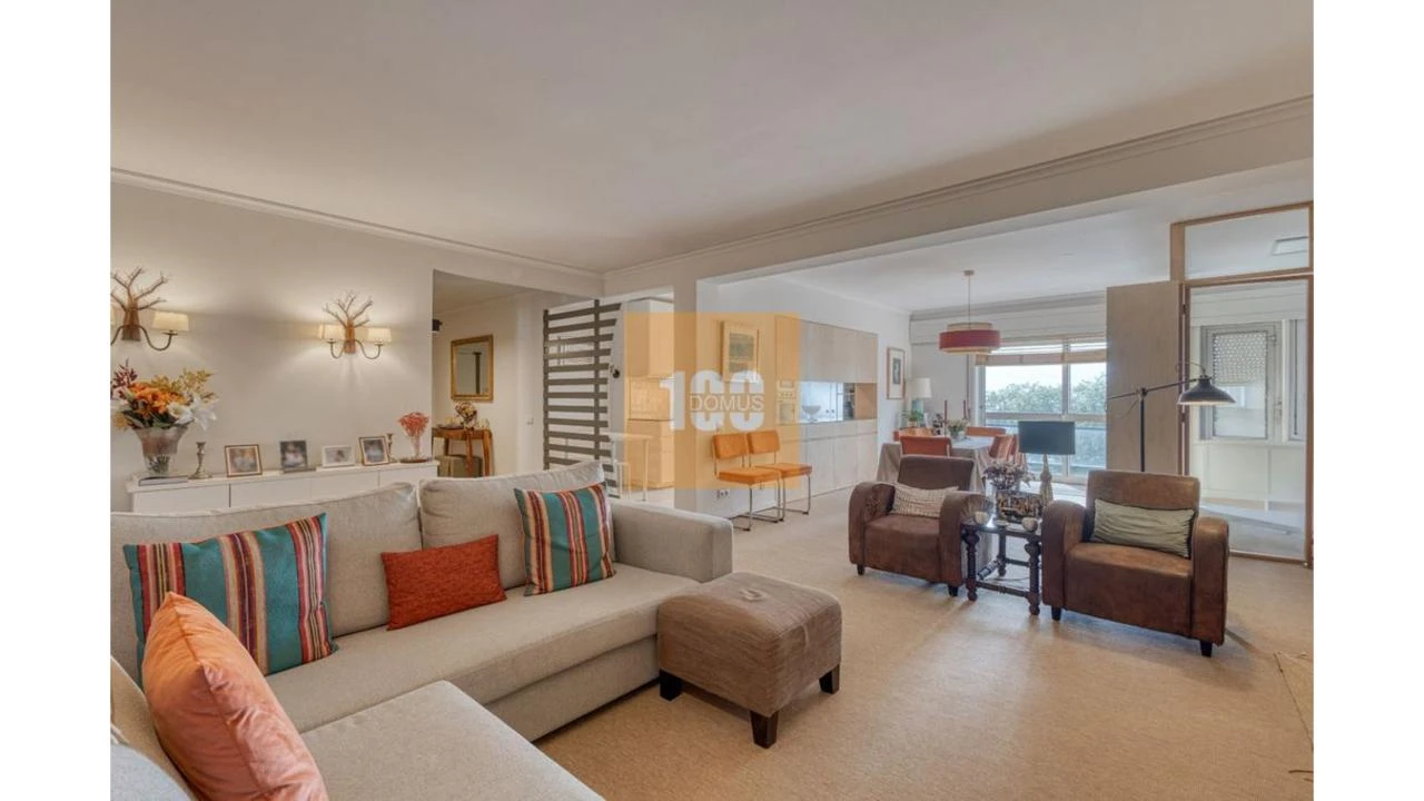 Apartamento T3 para Venda em Aldoar, Foz do Douro e Nevogilde Foto 1