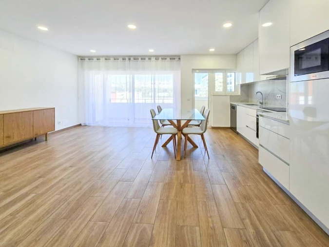 Apartamento T1 para Venda em Portimão Foto 4