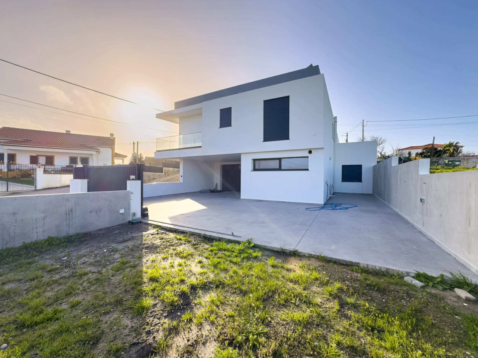 Moradia T4 para Venda em Silveira Foto 2