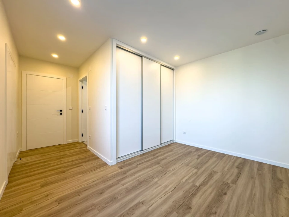 Moradia T4 para Venda em Silveira Foto 28