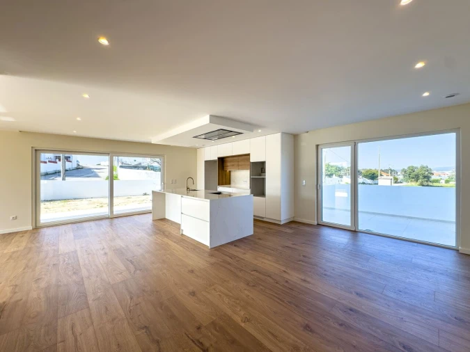 Moradia T4 para Venda em Silveira Foto 1