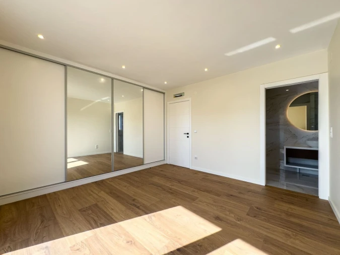 Moradia T4 para Venda em Silveira Foto 15