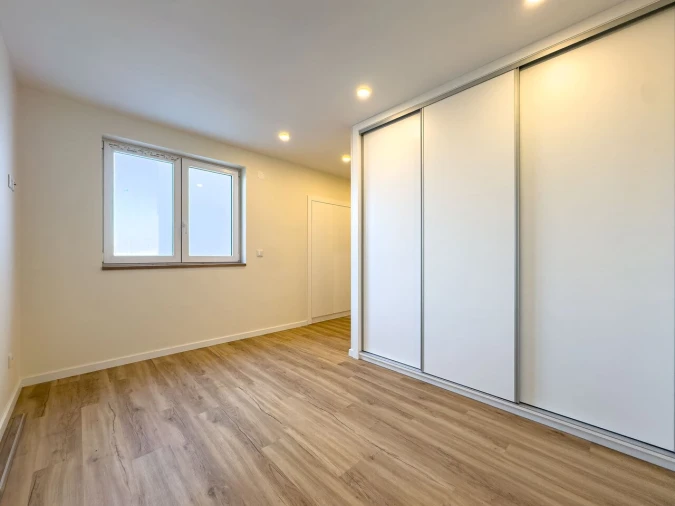 Moradia T4 para Venda em Silveira Foto 29