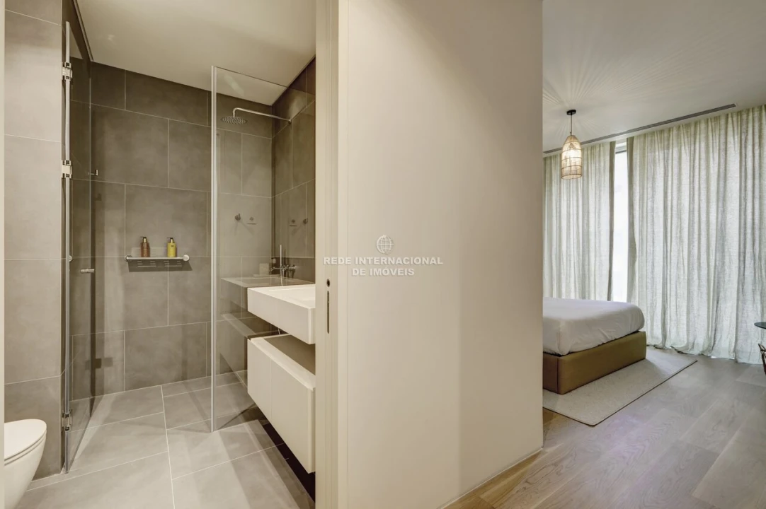 Apartamento T3 para Venda em Santo António Foto 30