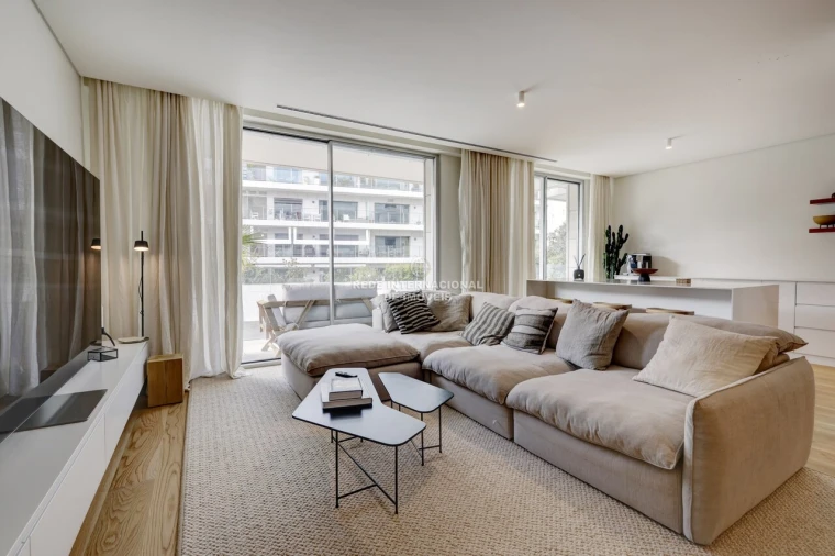 Apartamento T3 para Venda em Santo António Foto 4