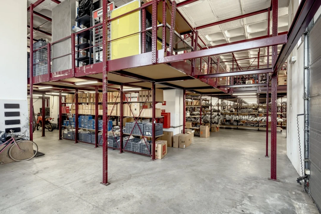 Armazém para Arrendamento em Alfragide Foto 10