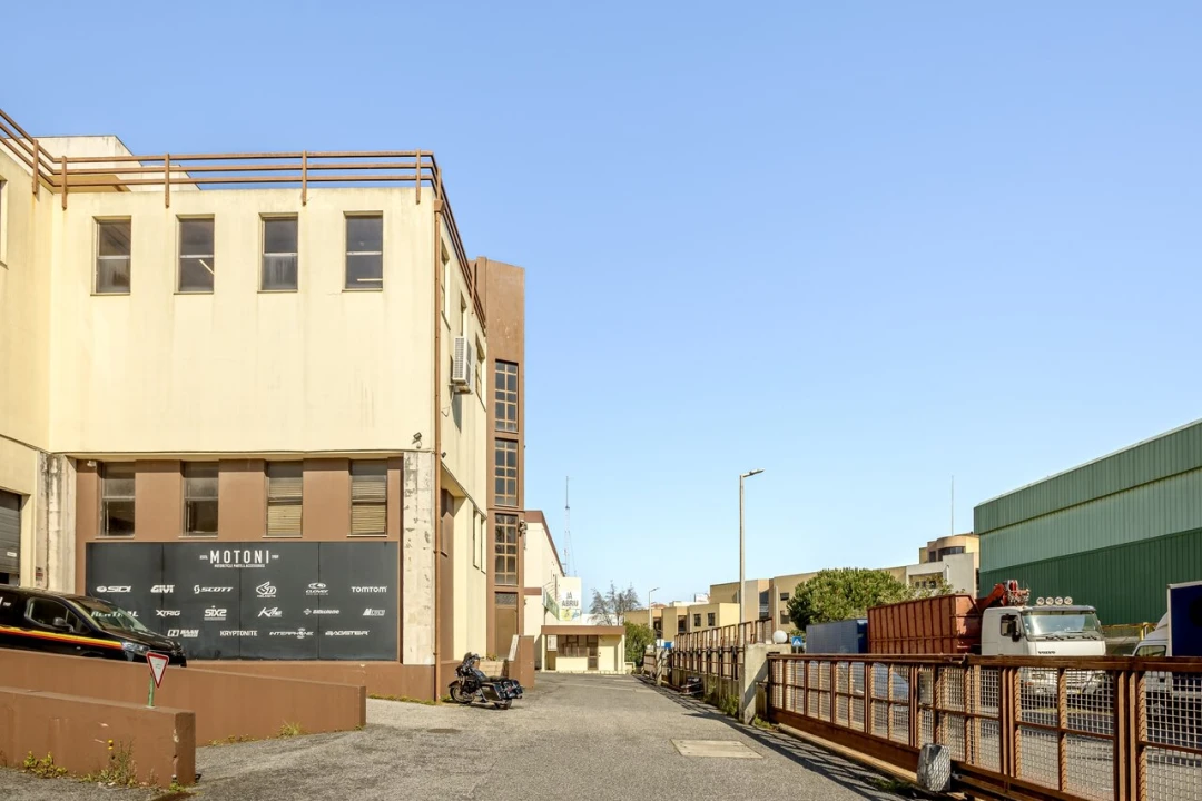 Armazém para Arrendamento em Alfragide Foto 18