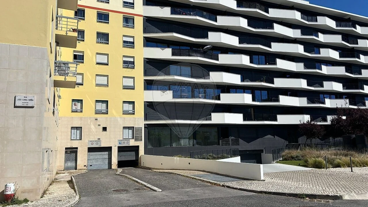 Garagem para Venda em Parque das Nações Foto 1