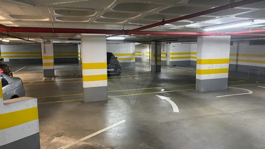 Garagem para Venda em Parque das Nações Foto 4