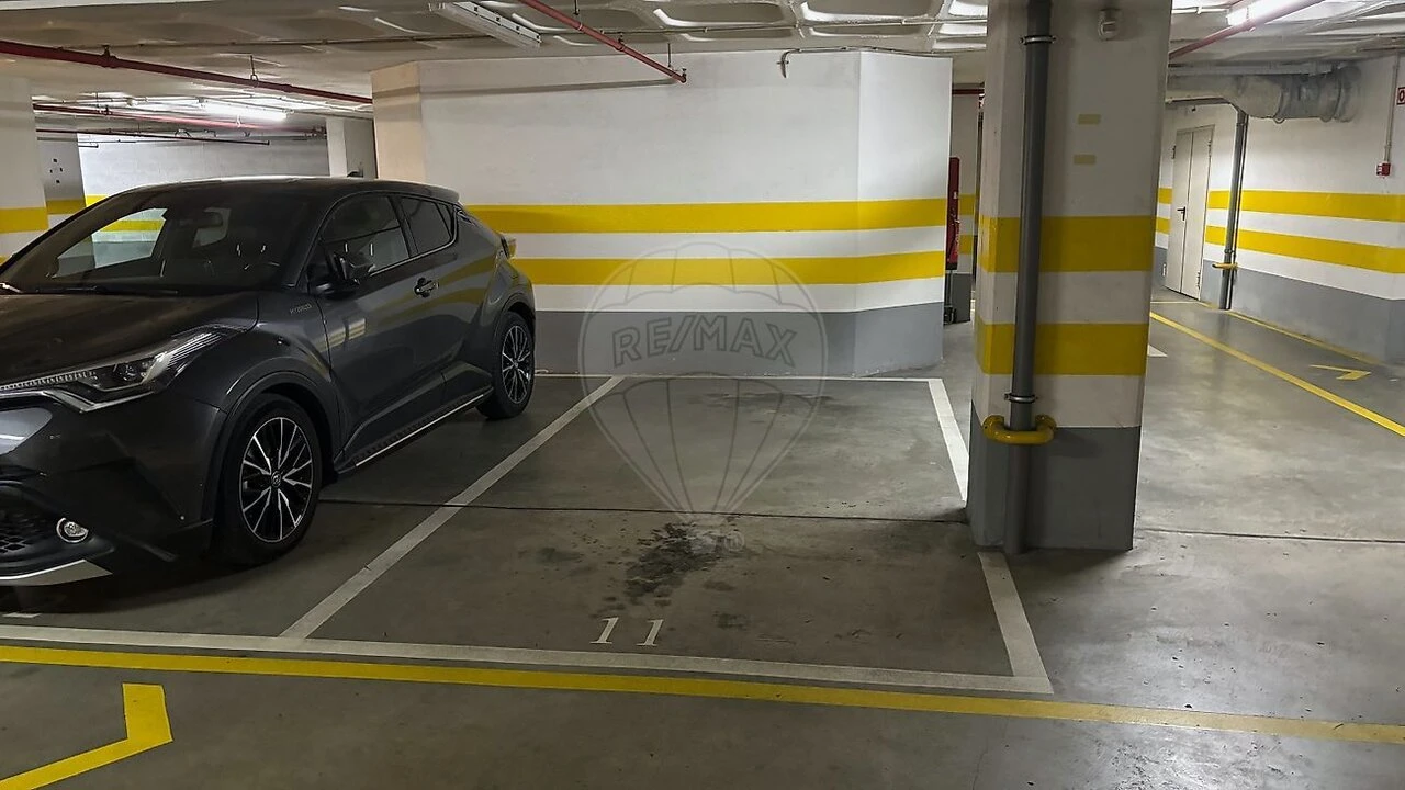 Garagem para Venda em Parque das Nações Foto 2