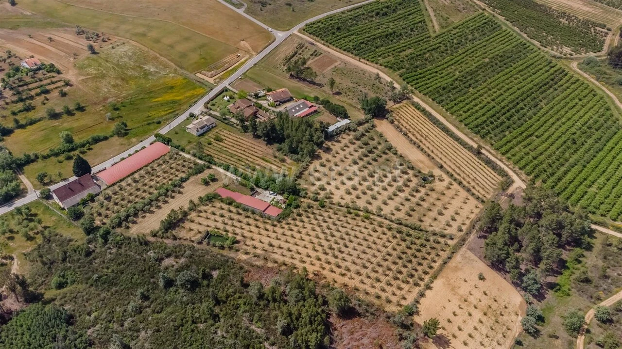 Quinta T1 para Venda em Três Povos Foto 1