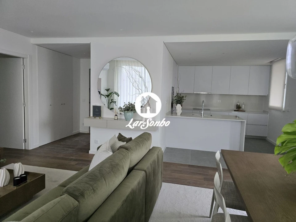 Apartamento T2 para Venda em Cidade da Maia Foto 2