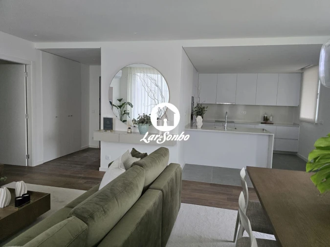 Apartamento T2 para Venda em Cidade da Maia Foto 2